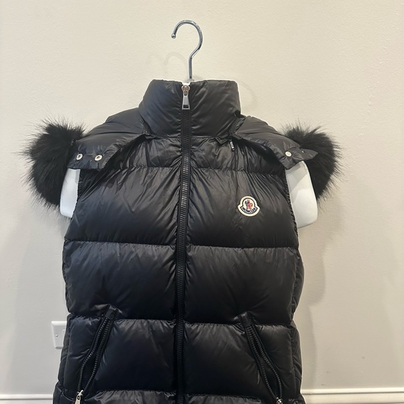 COPY - Brand new women’s moncler jacket - Picture 2 of 8